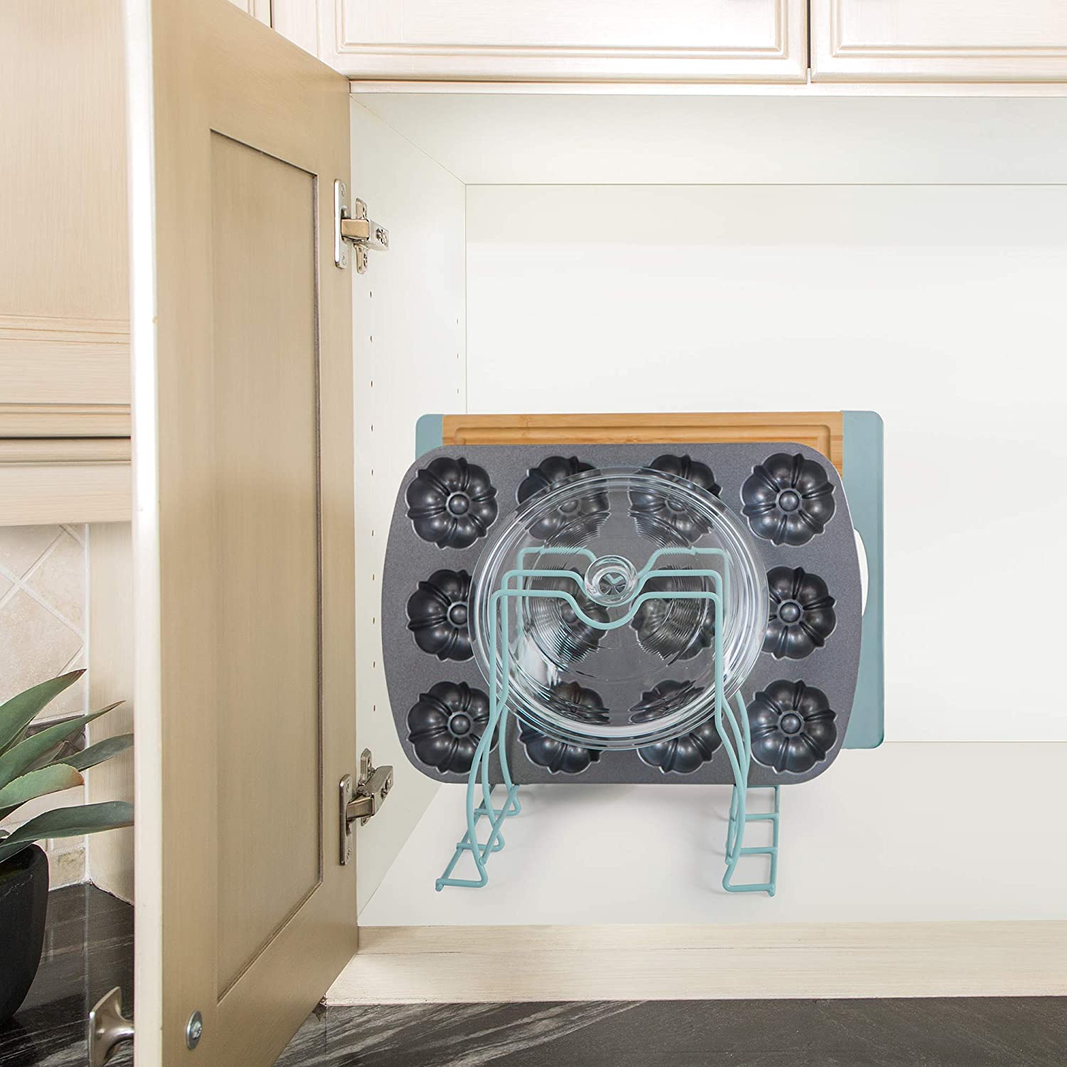 Bakeware and Lid Storage Rack with 4-Compartment Dividers
